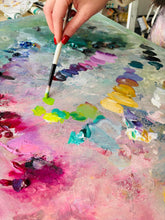 Load image into Gallery viewer, Gleznošanas kursi Valmierā, gleznošanas kursi, privātās glezniecības nodarbības, gleznošana, gleznošanas nodarbības pieaugušajiem, gleznošanas nodarbības, radošie kursi pieaugušajiem, gleznošanas meistarklase, privātstundas glezniecībā, mācīties gleznot, gleznošanas nodarbības individuāli