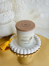 Load image into Gallery viewer, sojas vaska sveces, sveces īpašiem dzīves mirkļiem, aromātiskās sveces, dabīgās sveces, dabīgās vaska sveces, Sveces ražotas latvijā, sveces roku darbs, aromatizētas sveces, sveces dāvanai, sveces davana, sveces dzimšanas dienai, sveces ziemassvētkiem, dāvana klientiem, dāvanas kolēģiem, biznesa dāvanas, dāvanas darbiniekiem, personalizētas dāvanas, I.ĒV