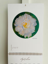 Load image into Gallery viewer, Sienas kalendārs 2025, Kalendārs, sienas kalendārs, kalendārs 2025, kalendāri, interjera dekori, sienas kalendārs ar ziediem, sienas kalendārs 2025, kalendārs 2025 gadam, mēness kalendārs 2025, kalendārs 2025 vārda dienas, sienas kalendāri, kalendārs ar vārda dienām, kalendārs ar svētku dienām, kalendārs ar peonijām, skaists kalendārs