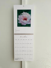 Load image into Gallery viewer, Sienas kalendārs 2025, Kalendārs, sienas kalendārs, kalendārs 2025, kalendāri, interjera dekori, sienas kalendārs ar ziediem, sienas kalendārs 2025, kalendārs 2025 gadam, mēness kalendārs 2025, kalendārs 2025 vārda dienas, sienas kalendāri, kalendārs ar vārda dienām, kalendārs ar svētku dienām, kalendārs ar peonijām, skaists kalendārs