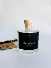 Load image into Gallery viewer, Mājas aromāts Mīlestības ābols, izsmalcināts mājas parfīms, mājas smaržas ar kociņiem