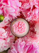 Load image into Gallery viewer, Sveces dāvanai, sojas vaska sveces, smaržīgās sveces, dabīgas sveces, sojas sveces, roku darbs, aromātiskās sveces, eko sveces, skaistas sveces, sveces roku darbs, dāvana draudzenei, nišas sveces, aromatzētās sveces, dabīgās vaska sveces, 100% sojas vasks, tom ford aromātiskās sveces