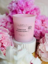 Load image into Gallery viewer, Sveces dāvanai, sojas vaska sveces, smaržīgās sveces, dabīgas sveces, sojas sveces, roku darbs, aromātiskās sveces, eko sveces, skaistas sveces, sveces roku darbs, dāvana draudzenei, nišas sveces, aromatzētās sveces, dabīgās vaska sveces, 100% sojas vasks, tom ford aromātiskās sveces