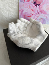 Load image into Gallery viewer, ekskluzīvas dāvanas, dāvanas sievietēm, dāvanas meitenēm, dāvanas kāzās, dzimšanas dienas dāvanas, dāvanas mammai, dāvanas izlaidumā, ziemassvētku dāvanas, personalizētas dāvanas, orģinālas dāvanas, dāvana vārda dienā, dāvanu komplekts sievietei, dāvana mammai ziemassvētkos, dāvana sievietei ziemassvētkos, dāvana skolotājai, dāvana vecmāmiņai