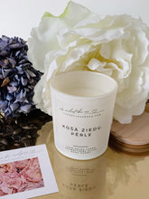 Load image into Gallery viewer, sojas vaska sveces, sveces īpašiem dzīves mirkļiem, aromātiskās sveces, dabīgās sveces, dabīgās vaska sveces, Sveces ražotas latvijā, sveces roku darbs, aromatizētas sveces, sveces dāvanai, sveces davana, sveces dzimšanas dienai, sveces ziemassvētkiem, Latvijā ražotas skaistas dizaina sveces