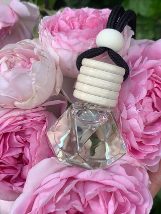 Auto smaržas, labas auto smaržas, auto gaisa atsvaidzinātāji, smaržas mašīnai, smaržas mašīnā, aromatizētāji mājai un mašīnai, automašīnu smaržas, gaisa aromatizētāji, piekaramais gaisa atsvaidzinātājs