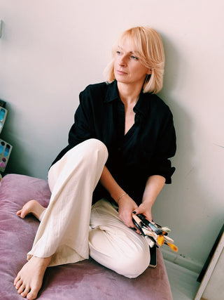 Ilze Ērgle Vanaga, I.ĒV, SIA Ilzesartstudio, ilzeerglevanaga, roku darbs aromātiskās sojas sveces, mājas smaržas ar kociņiem, dāvanu komplekti, peoniju gleznas, sveču liešanas meistaklases, piegāde visā Latvijā, ražots Latvijā