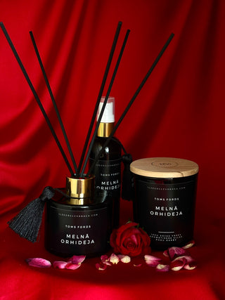 Valentīndienas dāvanas, Dāvana Valentīndienā viņai un viņam, Dāvanu komplekti, dāvanu komplekts sievietei, Izsmidzināmais mājas aromāts Melnā orhideja Tom Ford Ilze Ērgle-Vanaga, Mājas smaržas, mājas aromāti, interjera aromāti, mājas smaržas ar kociņiem, telpu aromatizētāji, mājas aromatizētāji, mājas parfimērija, dāvanu komplekts sievietei, ekskluzīvas dāvanas, I.ĒV, dāvana sievietei, dāvanu veikals, sveču komplekti, sojas vaska sveces, sojas vasks, sveces roku darbs, dabīgas sveces