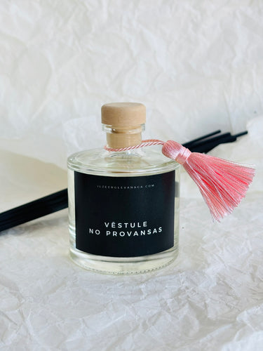 Mājas smaržas, mājas aromāti, interjera aromāti, mājas smaržas ar kociņiem, telpu aromatizētāji, mājas aromatizētāji, mājas parfimērija, dāvanu komplekts sievietei, Lavanda, Ilze Ērgle - Vanaga, dāvanu komplekti, ekskluzīvas dāvanas, I.ĒV, biznesa dāvanas, dāvana sievietei