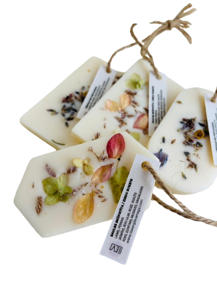 smaržas drēbju skapim, SAŠĒ sausās smaržas, sausās smaržas, sausās smaržas skapim, sojas vaska aromātiskās tāfelītes, skapja smaržas, Skapja gaisa atsvaidzinātājs, veļas atsvaidzinātāji, Garderobes smaržas, Aromāti skapim, atsvaidzinātājs apģērbu skapim, smaržas skapim, skapja smaržas