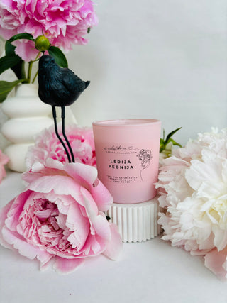 Sveces dāvanai, sojas vaska sveces, smaržīgās sveces, dabīgas sveces, sojas sveces, roku darbs, aromātiskās sveces, eko sveces, skaistas sveces, sveces roku darbs, dāvana draudzenei, nišas sveces, aromatzētās sveces, dabīgās vaska sveces, 100% sojas vasks, tom ford aromātiskās sveces