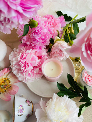 Sveces dāvanai, sojas vaska sveces, smaržīgās sveces, dabīgas sveces, sojas sveces, roku darbs, aromātiskās sveces, eko sveces, skaistas sveces, sveces roku darbs, dāvana draudzenei, nišas sveces, aromatzētās sveces, dabīgās vaska sveces, 100% sojas vasks, tom ford aromātiskās sveces