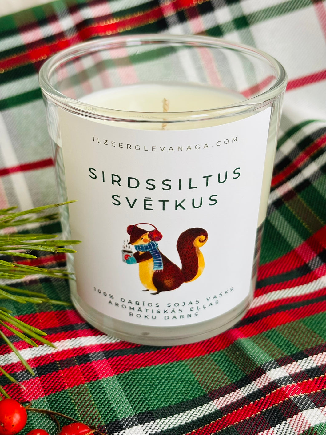 dāvanas ziemassvētkos, dāvanas ziemassvētkos kolēģiem, Ziemassvētku dāvana, sojas vaska sveces, aromātiskās sveces, dabīgās sveces, dabīgās vaska sveces, Sveces ražotas latvijā, sveces roku darbs, aromatizētas sveces, sveces dāvanai, svece ar egļu smažu, I.ĒV, ziemassvētku dāvanas, mazas ziemassvētku dāvanas, dāvanas ziemassvētkos, sirsnīgas dāvanas ziemassvētkos, praktiskas dāvanas ziemassvētkos, dāvanas kolēģiem, dāvanas klientiem, dāvana vecākiem ziemassvētkos, dāvana draudzenei ziemassvētkos