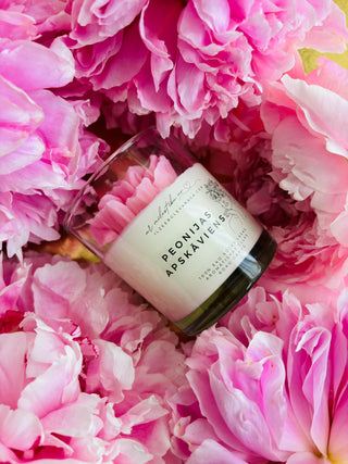 Sveces dāvanai, sojas vaska sveces, smaržīgās sveces, dabīgas sveces, sojas sveces, roku darbs, aromātiskās sveces, eko sveces, skaistas sveces, sveces roku darbs, dāvana draudzenei, nišas sveces, aromatzētās sveces, dabīgās vaska sveces, 100% sojas vasks, tom ford aromātiskās sveces