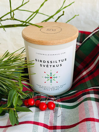 dāvanas ziemassvētkos, dāvanas ziemassvētkos kolēģiem, Ziemassvētku dāvana, sojas vaska sveces, aromātiskās sveces, dabīgās sveces, dabīgās vaska sveces, Sveces ražotas latvijā, sveces roku darbs, aromatizētas sveces, sveces dāvanai, svece ar egļu smažu, I.ĒV, ziemassvētku dāvanas, mazas ziemassvētku dāvanas, dāvanas ziemassvētkos, sirsnīgas dāvanas ziemassvētkos, praktiskas dāvanas ziemassvētkos, dāvanas kolēģiem, dāvanas klientiem, dāvana vecākiem ziemassvētkos, dāvana draudzenei ziemassvētkos