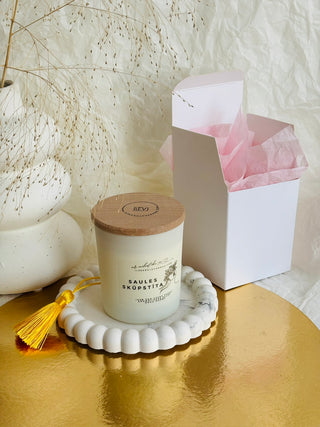 sojas vaska sveces, sveces īpašiem dzīves mirkļiem, aromātiskās sveces, dabīgās sveces, dabīgās vaska sveces, Sveces ražotas latvijā, sveces roku darbs, aromatizētas sveces, sveces dāvanai, sveces davana, sveces dzimšanas dienai, sveces ziemassvētkiem, dāvana klientiem, dāvanas kolēģiem, biznesa dāvanas, dāvanas darbiniekiem, personalizētas dāvanas, I.ĒV