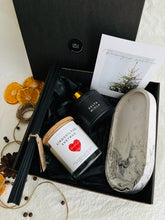 Load image into Gallery viewer, DĀVANU KOMPLEKTS SIEVIETĒM ZIEMASSVĒTKOS
