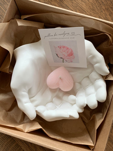 ekskluzīvas dāvanas, dāvanas sievietēm, dāvanas meitenēm, dāvanas kāzās, dzimšanas dienas dāvanas, dāvanas mammai, dāvanas izlaidumā, ziemassvētku dāvanas, personalizētas dāvanas, orģinālas dāvanas, dāvana vārda dienā, dāvanu komplekts sievietei, dāvana mammai ziemassvētkos, dāvana sievietei ziemassvētkos, dāvana skolotājai, dāvana vecmāmiņai