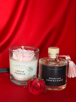 Valentīndienas dāvanas, Dāvana Valentīndienā viņai un viņam, Dāvanu komplekti, dāvanu komplekts sievietei, Izsmidzināmais mājas aromāts Tabaka un vaniļa Tom Ford Ilze Ērgle-Vanaga, Mājas smaržas, mājas aromāti, interjera aromāti, mājas smaržas ar kociņiem, telpu aromatizētāji, mājas aromatizētāji, mājas parfimērija, dāvanu komplekts sievietei, ekskluzīvas dāvanas, I.ĒV, dāvana sievietei, dāvanu veikals, sveču komplekti, sojas vaska sveces, sojas vasks, sveces roku darbs, dabīgas sveces