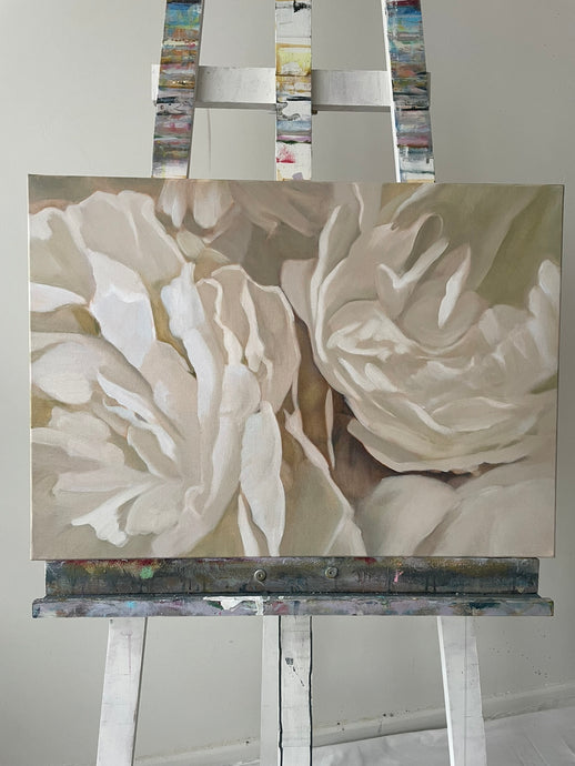 Eļļas  gleznas ar baltām peonijam māksliniece Ilze Ērgle-Vanaga