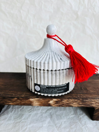 Aromātiskā sojas vaska sveces ar koka dakti ģipša traukā ar koka dakti, ziemassvētku aromāts, sveces īpašiem dzīves mirkļiem, aromātiskās sveces, dabīgās sveces, dabīgās vaska sveces, Sveces ražotas latvijā, sveces roku darbs, aromatizētas sveces, sveces dāvanai, sveces dzimšanas dienai, sveces ziemassvētkiem, Aromātiksā sojas vaska svece Mandarīns un pipari, Ilze Ērgle-Vanaga