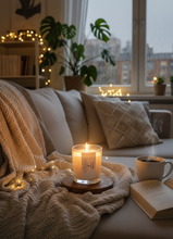 Load image into Gallery viewer, Dāvana ar novēlējumu, Dāvanas sievietēm, dāvanas meitenēm, dzimšanas dienas dāvana, dāvanas mammai, dāvana vārda dienā, dāvanu komplekts sievietei, biznesa dāvanas. Sveces roku darbs, mājas aromāti ar kociņiem, sojas vaska sveces, latvijā ražotas sveces, sveces dāvanai, aromātiskās sveces, eko sveces, skaistas sveces, Ilze Ērgle Vanaga, roku darbs, I.EV
