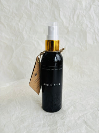 izsmidzināmās mājas smaržas Amulets, Mājas aromāti, interjera aromāti, izsmidzināmās mājas smaržas, telpu aromatizētāji, mājas aromatizētāji, mājas parfimērija, mājas smaržas