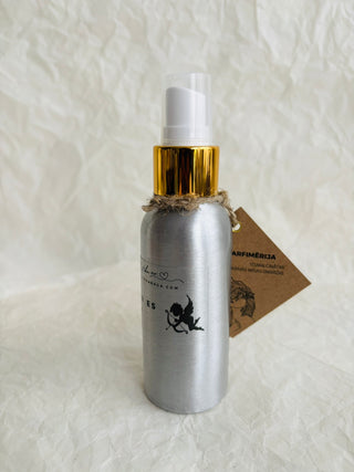 Izsmidzināmais mājas aromāts Tabaka un vaniļa Tom Ford Ilze Ērgle-Vanaga divi putni