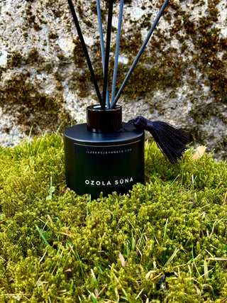 Mājas smaržas, mājas aromāti, interjera aromāti, mājas smaržas ar kociņiem, telpu aromatizētāji, mājas aromatizētāji, mājas parfimērija, ozola sūna, Ilze Ērgle - Vanaga, dāvanu komplekti, ekskluzīvas dāvanas, I.ĒV, biznesa dāvanas, dāvana sievietei