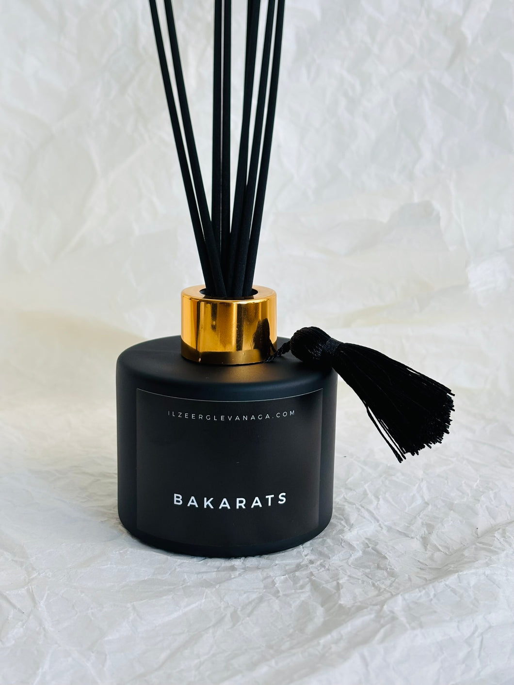 Mājas smaržas, mājas aromāti, aromātu difuzori mājai, interjera aromāti, mājas smaržas ar kociņiem, difuzori telpai, telpu aromatizētāji, mājas aromatizētāji, mājas parfimērija, dāvanu komplekts sievietei, Ilze Ērgle - Vanaga, dāvanu komplekti, ekskluzīvas dāvanas, I.ĒV, biznesa dāvanas, dāvana sievietei, korporatīvās dāvanas ziemassvētkos, Ziemassvētku dāvana uzņēmumiem,