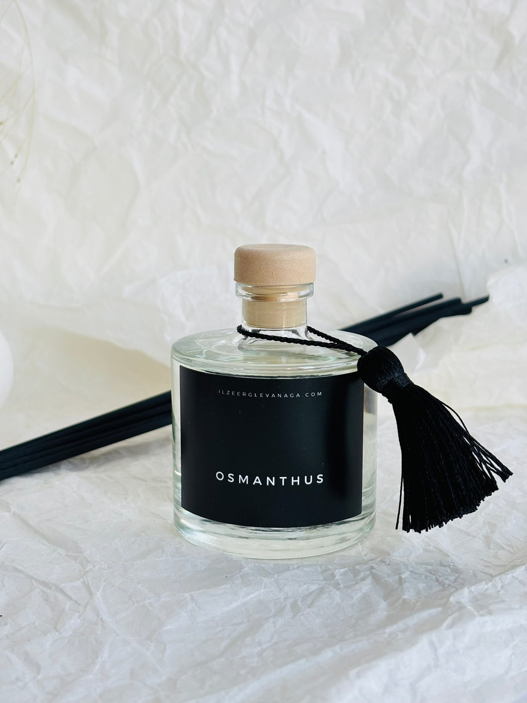 Mājas aromāts ar melniem kociņiem Osmanthus Ilze Ērgle Vanaga, izsmalcinātas mājas smaržas, I.ĒV, dāvanas, dāvana sievietei