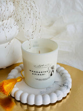 Load image into Gallery viewer, sojas vaska sveces, sveces īpašiem dzīves mirkļiem, aromātiskās sveces, dabīgās sveces, dabīgās vaska sveces, Sveces ražotas latvijā, sveces roku darbs, aromatizētas sveces, sveces dāvanai, sveces davana, sveces dzimšanas dienai, sveces ziemassvētkiem, dāvana klientiem, dāvanas kolēģiem, biznesa dāvanas, dāvanas darbiniekiem, personalizētas dāvanas, I.ĒV
