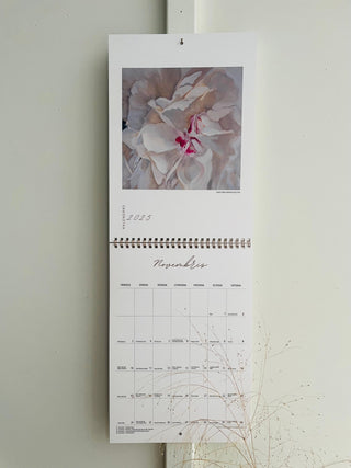 Sienas kalendārs 2025, Kalendārs, sienas kalendārs, kalendārs 2025, kalendāri, interjera dekori, sienas kalendārs ar ziediem, sienas kalendārs 2025, kalendārs 2025 gadam, mēness kalendārs 2025, kalendārs 2025 vārda dienas, sienas kalendāri, kalendārs ar vārda dienām, kalendārs ar svētku dienām, kalendārs ar peonijām, skaists kalendārs