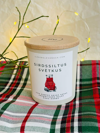 dāvanas ziemassvētkos, dāvanas ziemassvētkos kolēģiem, Ziemassvētku dāvana, sojas vaska sveces, aromātiskās sveces, dabīgās sveces, dabīgās vaska sveces, Sveces ražotas latvijā, sveces roku darbs, aromatizētas sveces, sveces dāvanai, svece ar egļu smažu, I.ĒV, ziemassvētku dāvanas, mazas ziemassvētku dāvanas, dāvanas ziemassvētkos, sirsnīgas dāvanas ziemassvētkos, praktiskas dāvanas ziemassvētkos, dāvanas kolēģiem, dāvanas klientiem, dāvana vecākiem ziemassvētkos, dāvana draudzenei ziemassvētkos