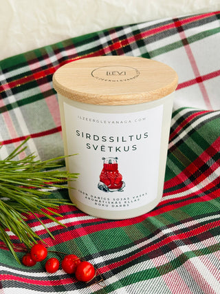 dāvanas ziemassvētkos, dāvanas ziemassvētkos kolēģiem, Ziemassvētku dāvana, sojas vaska sveces, aromātiskās sveces, dabīgās sveces, dabīgās vaska sveces, Sveces ražotas latvijā, sveces roku darbs, aromatizētas sveces, sveces dāvanai, svece ar egļu smažu, I.ĒV, ziemassvētku dāvanas, mazas ziemassvētku dāvanas, dāvanas ziemassvētkos, sirsnīgas dāvanas ziemassvētkos, praktiskas dāvanas ziemassvētkos, dāvanas kolēģiem, dāvanas klientiem, dāvana vecākiem ziemassvētkos, dāvana draudzenei ziemassvētkos