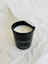 Load image into Gallery viewer, sojas vaska sveces, sveces īpašiem dzīves mirkļiem, aromātiskās sveces, dabīgās sveces, dabīgās vaska sveces, Sveces ražotas latvijā, sveces roku darbs, aromatizētas sveces, sveces dāvanai, sveces davana, sveces dzimšanas dienai, sveces ziemassvētkiem, dāvana klientiem, dāvanas kolēģiem, biznesa dāvanas, dāvanas darbiniekiem, personalizētas dāvanas, I.ĒV
