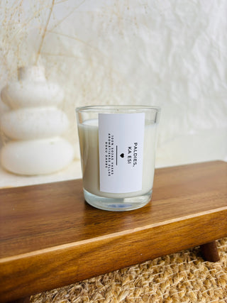 Svece ar tekstu, sveces ar uzrakstu, novēlējumu, citātu, aromātiskā svece, dāvana ar nozīmi, sirsnīga dāvana, dāvana, kas silda, personalizēta dāvana, dāvana draudzenei, kolēģei, māsai, mammai, meitai, mājīga dāvana, iedvesma, sirds dāvana, mīlestība, pateicība, maza dāvana, motivējoša