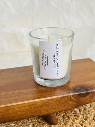 Svece ar tekstu, sveces ar uzrakstu, novēlējumu, citātu, aromātiskā svece, dāvana ar nozīmi, sirsnīga dāvana, dāvana, kas silda, personalizēta dāvana dāvana draudzenei, kolēģei, māsai, mammai, meitai, mājīga dāvana, iedvesma, sirds dāvana, mīlestība, pateicība