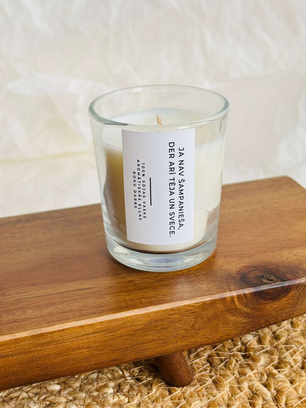 Svece ar tekstu, sveces ar uzrakstu, novēlējumu, citātu, aromātiskā svece, dāvana ar nozīmi, sirsnīga dāvana, dāvana, kas silda, personalizēta dāvana, dāvana draudzenei, kolēģei, māsai, mammai, meitai, mājīga dāvana, iedvesma, sirds dāvana, mīlestība, pateicība, maza dāvana, asprātīga dāvana