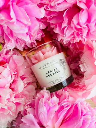 dabīgās vaska sveces, Dzimšanas dienas dāvana sievietei, Dāvanas sievietēm, biznesa dāvanas, Ekskluzīvas dāvanas sievietēm, kolēģēm vārdā dienā, dzimšanas dienā, aromātiskā sojas vaska svece "Peonijas apskāviens" Ilze Ērgle-Vanaga, I.ĒV