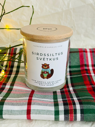 dāvanas ziemassvētkos, dāvanas ziemassvētkos kolēģiem, Ziemassvētku dāvana, sojas vaska sveces, aromātiskās sveces, dabīgās sveces, dabīgās vaska sveces, Sveces ražotas latvijā, sveces roku darbs, aromatizētas sveces, sveces dāvanai, svece ar egļu smažu, I.ĒV, ziemassvētku dāvanas, mazas ziemassvētku dāvanas, dāvanas ziemassvētkos, sirsnīgas dāvanas ziemassvētkos, praktiskas dāvanas ziemassvētkos, dāvanas kolēģiem, dāvanas klientiem, dāvana vecākiem ziemassvētkos, dāvana draudzenei ziemassvētkos