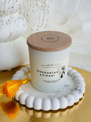 sojas vaska sveces, sveces īpašiem dzīves mirkļiem, aromātiskās sveces, dabīgās sveces, dabīgās vaska sveces, Sveces ražotas latvijā, sveces roku darbs, aromatizētas sveces, sveces dāvanai, sveces davana, sveces dzimšanas dienai, sveces ziemassvētkiem, dāvana klientiem, dāvanas kolēģiem, biznesa dāvanas, dāvanas darbiniekiem, personalizētas dāvanas, I.ĒV, Ilze Ērgle-Vanaga