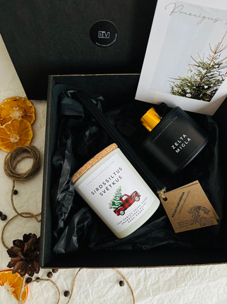 Dāvana ar novēlējumu, Dāvanas sievietēm, Idejas ziemassvētku dāvanām, Ziemassvētku dāvanas, dāvanas mammai, ziemassvētku dāvanas, Ziemassvētku dāvanas sievietei, biznesa dāvanas. Sveces roku darbs, mājas aromāti ar kociņiem, sojas vaska sveces, latvijā ražotas sveces, sveces dāvanai, aromātiskās sveces, eko sveces, skaistas sveces, Ilze Ērgle Vanaga, roku darbs, I.EV