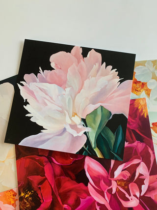 Apsveikuma kartiņas ar peonijām māksliniece Ilze Ērgle-Vanaga