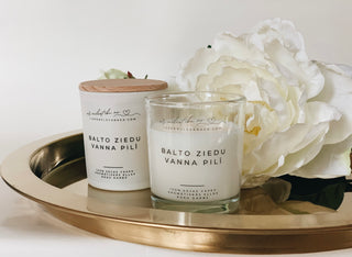 sojas vaska sveces, sveces īpašiem dzīves mirkļiem, aromātiskās sveces, dabīgās sveces, dabīgās vaska sveces, Sveces ražotas latvijā, sveces roku darbs, aromatizētas sveces, sveces dāvanai, sveces davana, sveces dzimšanas dienai, sveces ziemassvētkiem, Aromātiskās sojas vaska sveces stikla traukā ar koka vāku